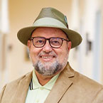 Juan Villafane, MD, FAAP, es cardiólogo pediátrico. Dentro de la American Academy of Pediatrics, el Dr. Villafane integra el
